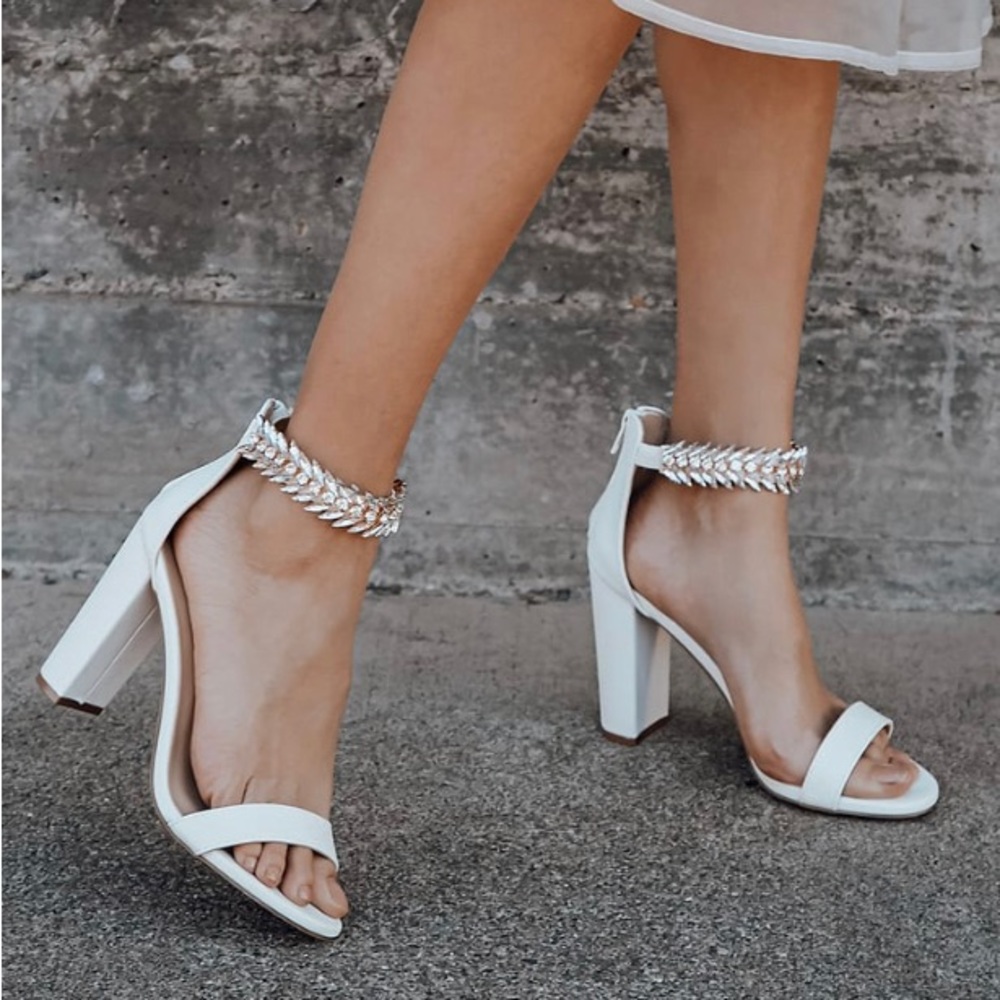 Lulu’s Mylan Heels